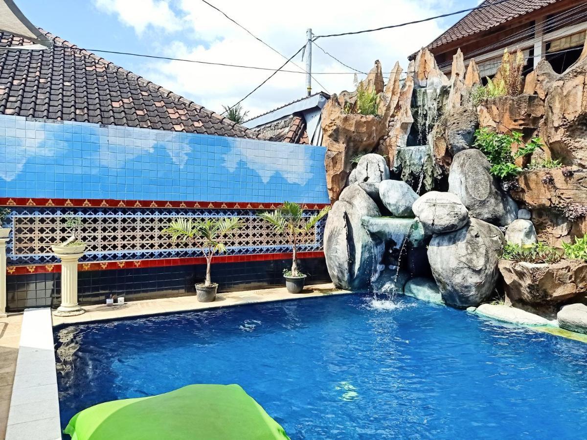 Lovina Palace 외부 사진