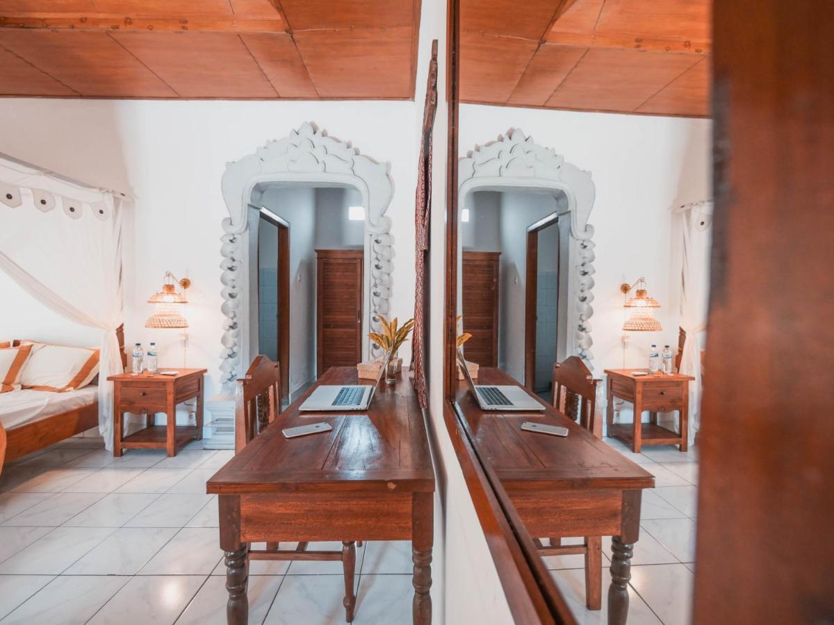 Lovina Palace 외부 사진